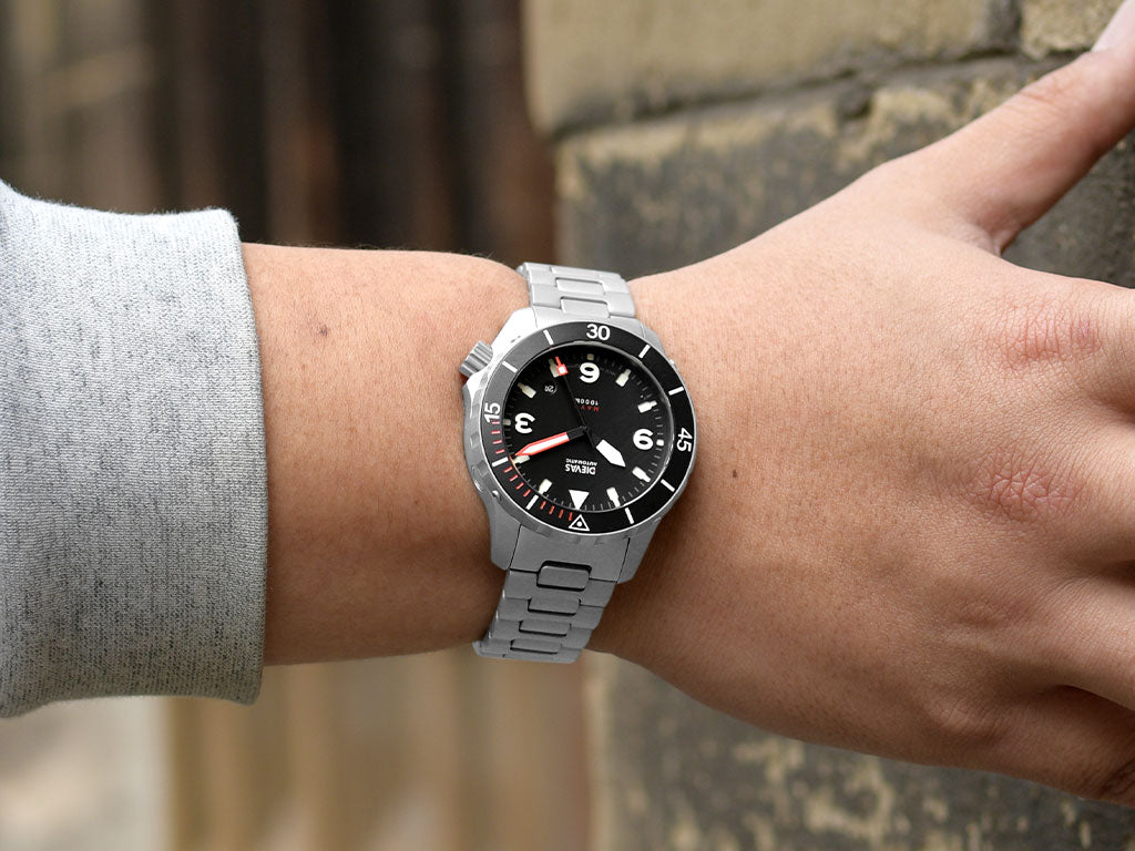 04 / Hardened DLC Stainless Steel