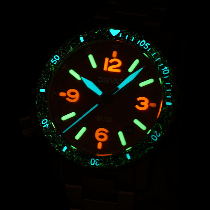 Solaris 39 Ti multicolour luminous display